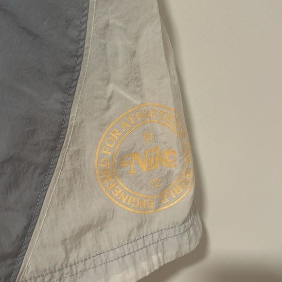 Nike Athletic Blue Gray Skirt With Pockets Lightweight Size XS - Picture 2 of 3